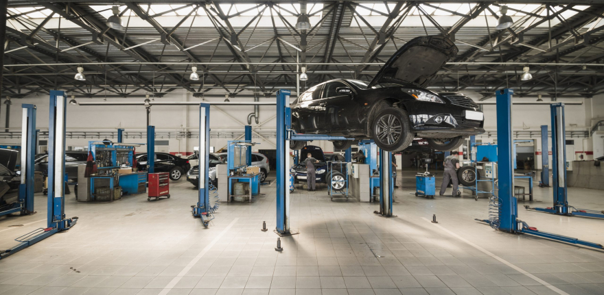 composition-de-mecanicien-automobile-moderne