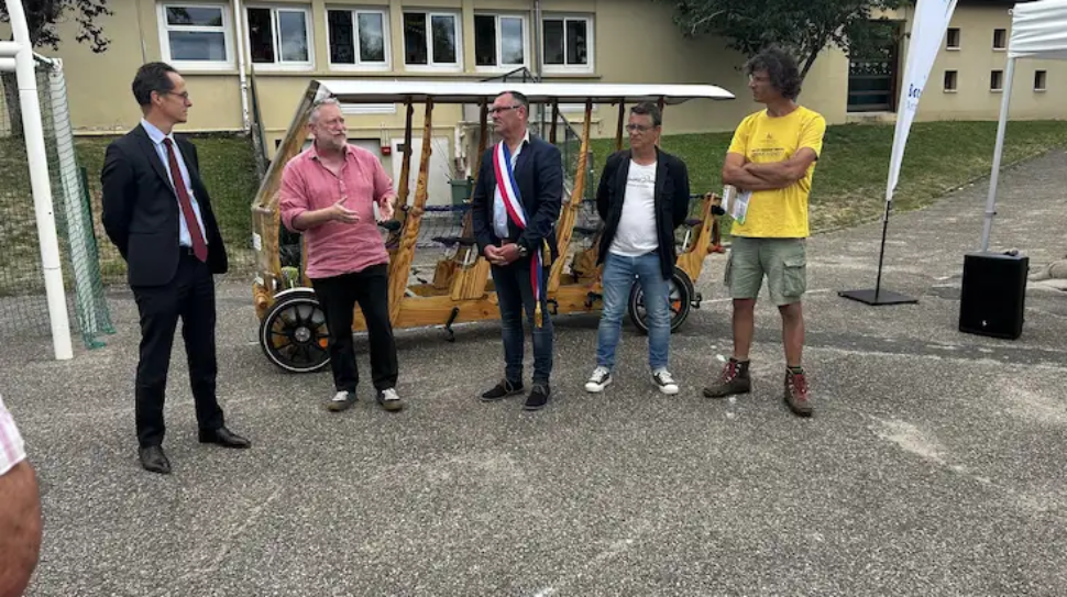 inauguration du Woodybus, un vélo-bus pour aller à l'école en pédalant