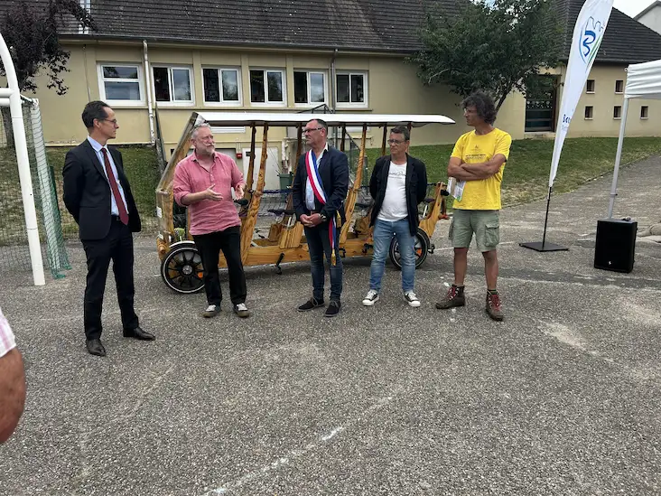 inauguration du Woodybus, un vélo-bus pour aller à l'école en pédalant